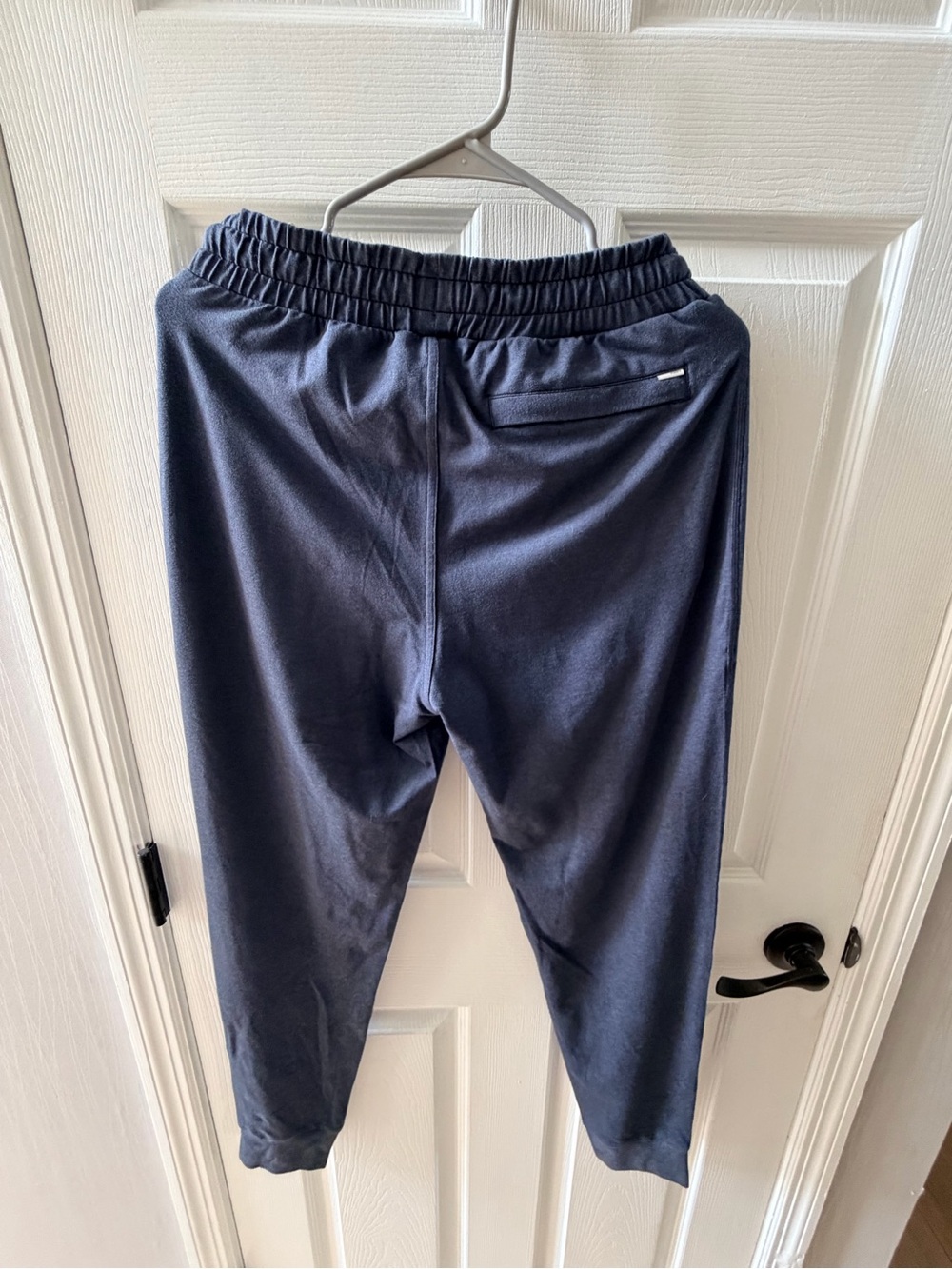Men’s Vuori Navy Drawstring Jogger Pants size small - excellent condition!!! - Picture 4 of 4